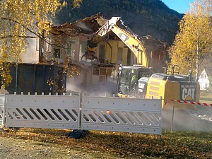 Riving av hus for Helse Førde