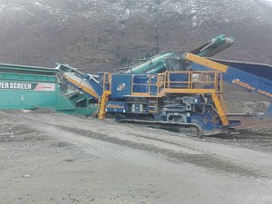 Power screen chieftain 2100 i jobb med konknuser