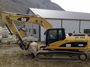 Cat-323-DL-2010